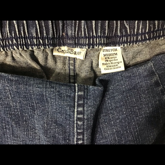 Ladies navy blue jean capris - Picture 2 of 3